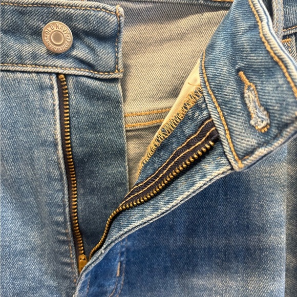 NWT Old Navy High Rise Rockstar Super Skinny Raw Hem Destroyed Jeans | Size 18P - Picture 3 of 8